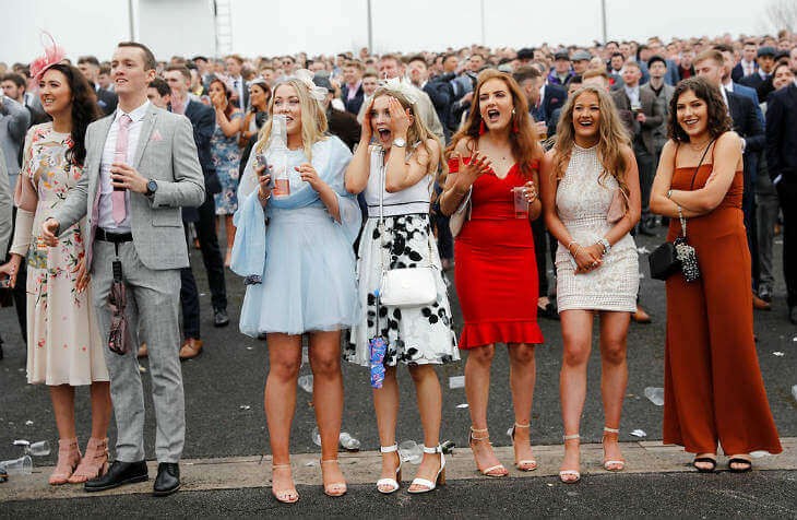 Aintree Grand National Crowds