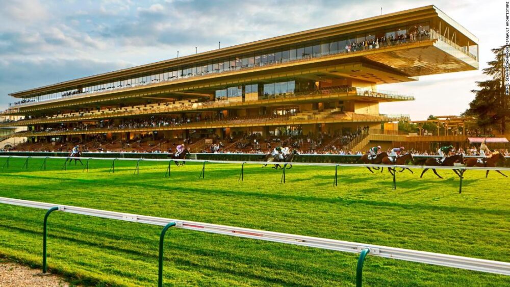 Current image: Longchamp